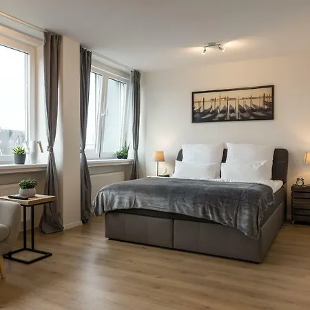 Business Mit Blick Auf Skyline Von Apartment